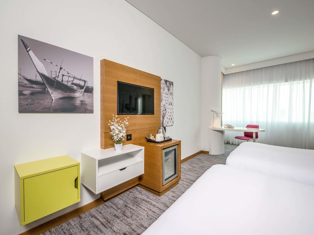 Suite Estándar, Dos Camas Individuales, Vistas a la Ciudad del hotel ibis Styles Manama Diplomatic Area. Foto 2