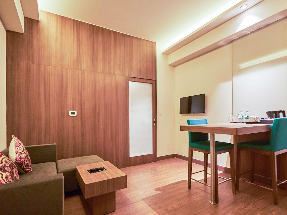 Suite Ejecutiva del hotel Mercure Chennai Sriperumbudur. Foto 5