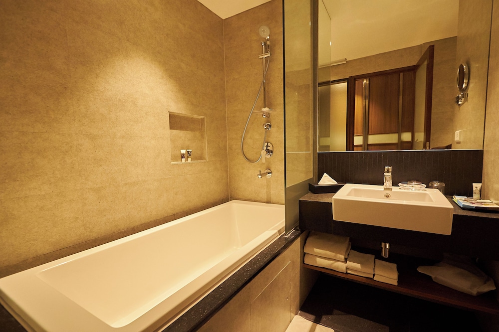 Suite Ejecutiva del hotel Mercure Chennai Sriperumbudur. Foto 8