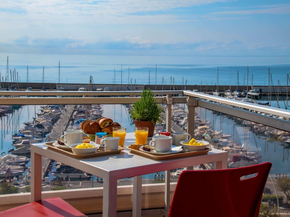 Doble con vistas al mar del hotel ibis budget Menton