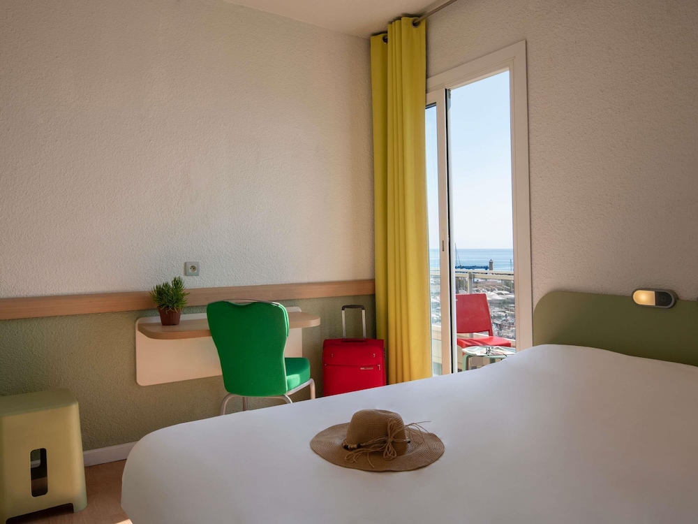 Doble con vistas al mar del hotel ibis budget Menton. Foto 5