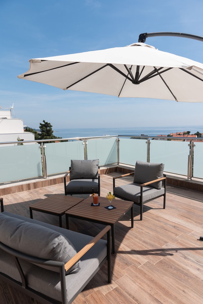 Ático Deluxe, 2 habitaciones, no fumadores, vistas al mar del hotel Lero. Foto 4