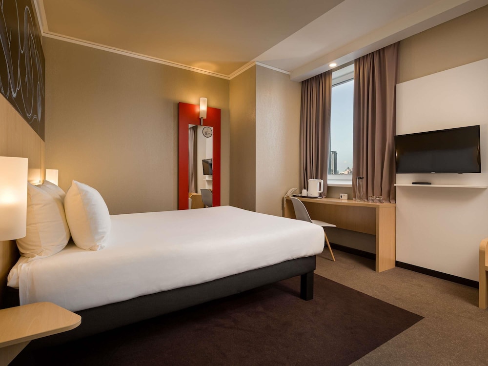Habitación Premium con 1 cama doble del hotel ibis Kyiv Railway Station. Foto 1