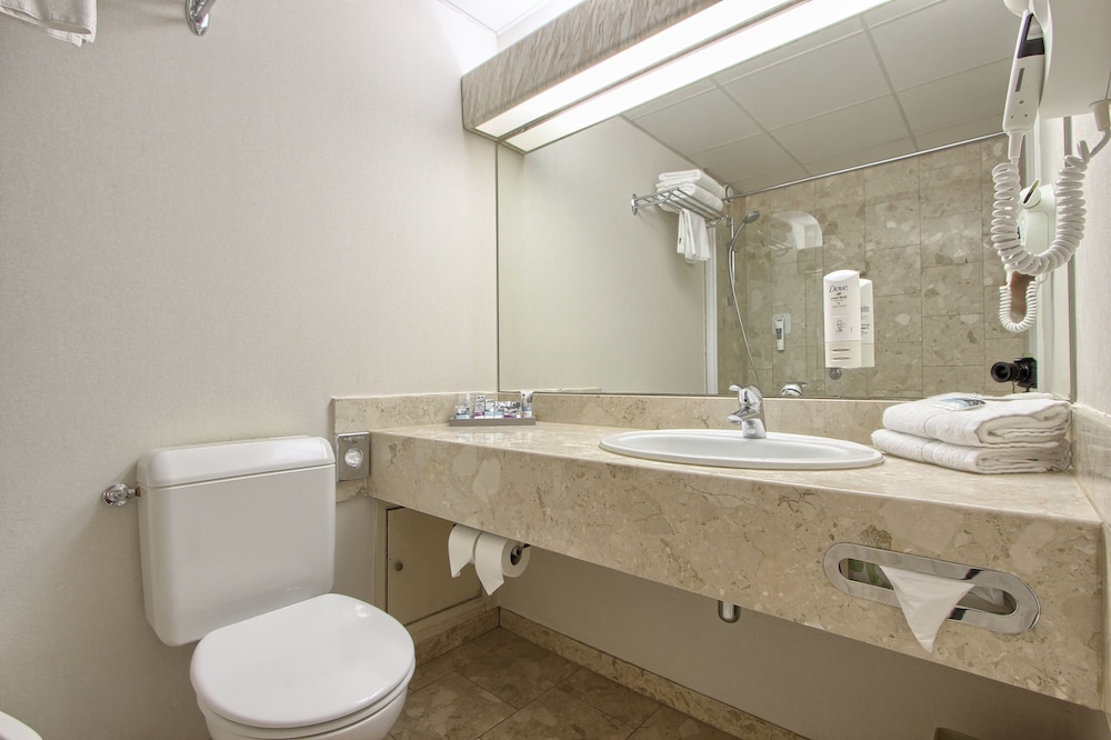 Habitación Clásica - 1 cama doble del hotel Mercure Paris Velizy. Foto 5