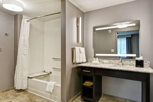 King Studio - Mobility and Hearing Access/Non - Smoking del hotel Homewood Suites by Hilton Poughkeepsie. Foto 1