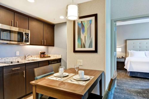Suite Doble de 1 dormitorio con 2 camas grandes - No fumadores del hotel Homewood Suites by Hilton Poughkeepsie. Foto 4