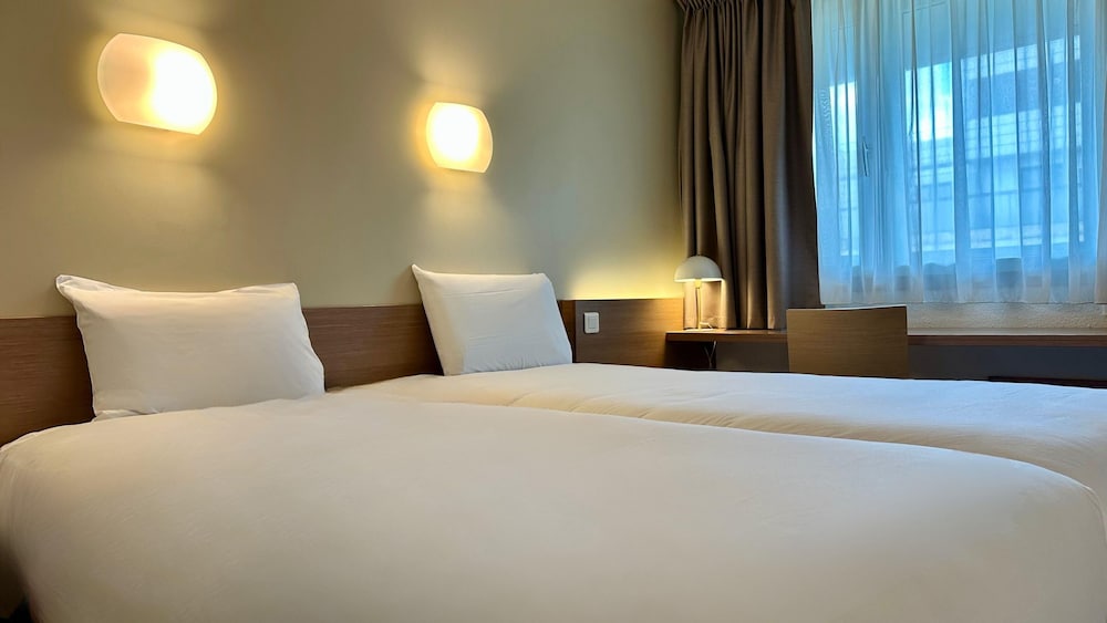 Habitación estándar, 2 camas individuales del hotel CAMPANILE PARIS 12 - Bercy Village. Foto 2