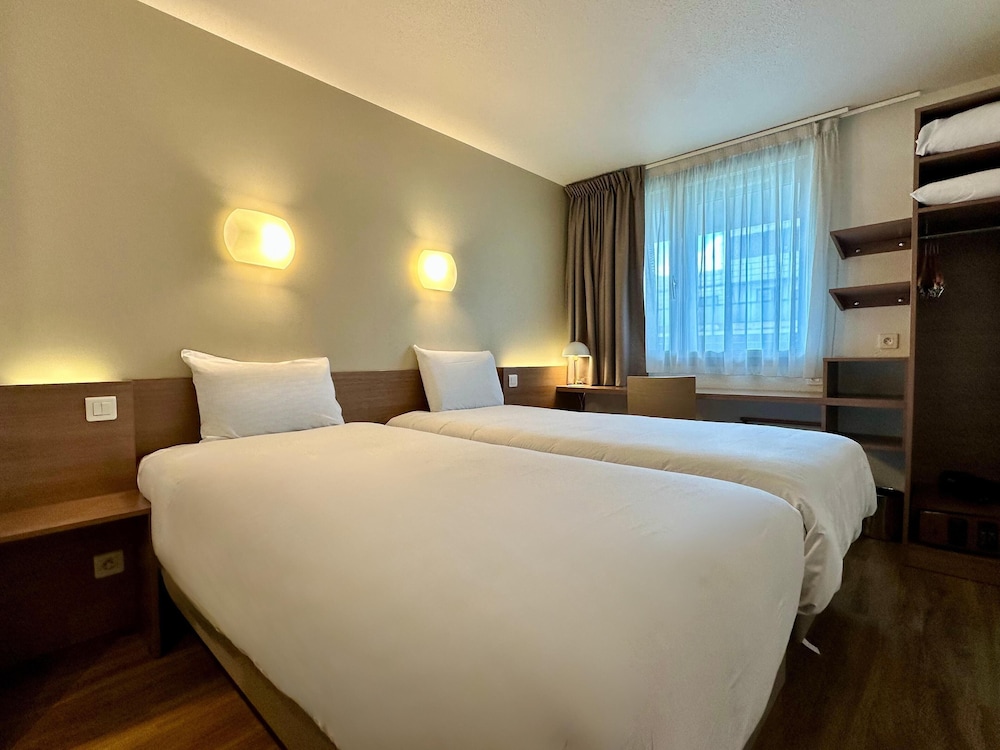 Habitación estándar, 2 camas individuales del hotel CAMPANILE PARIS 12 - Bercy Village. Foto 2