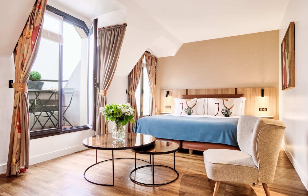 Suite junior (Eiffel Tower) del hotel Plaza Tour Eiffel. Foto 1