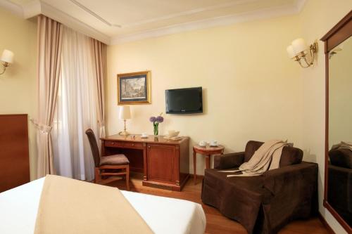Habitación Superior - 1 cama grande del hotel HOMS. Foto 4