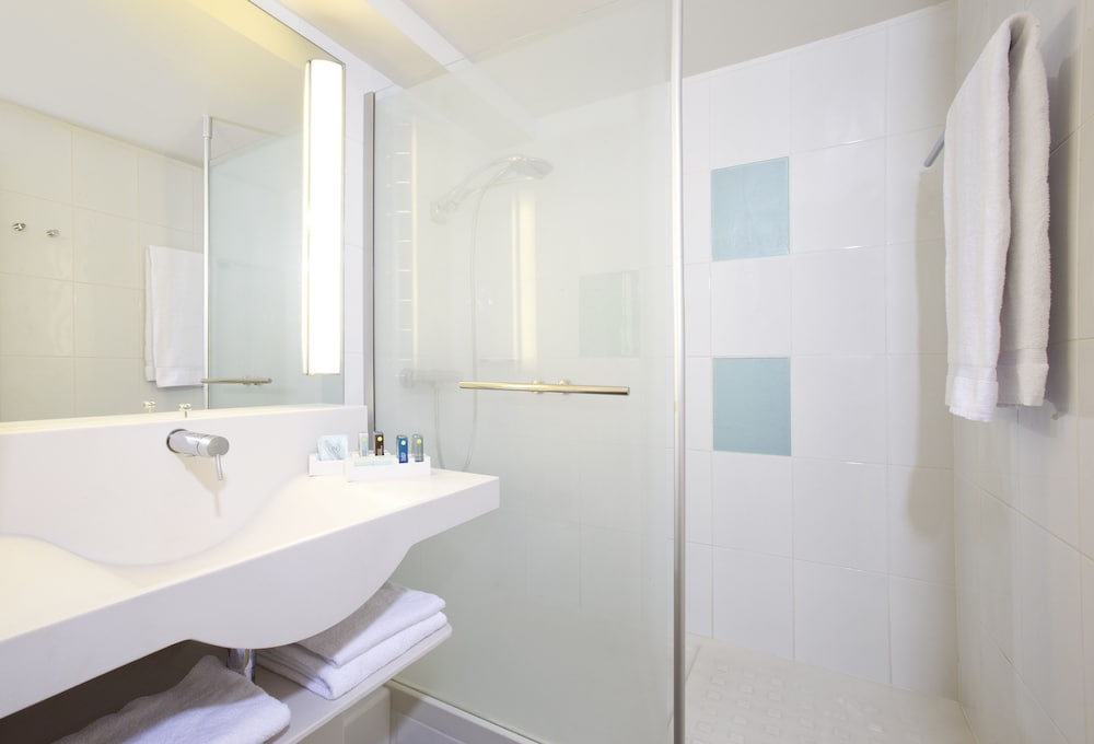 Habitación estándar, 2 camas individuales del hotel Novotel London Excel. Foto 4