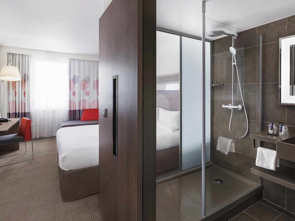 Habitación estándar, 1 cama de matrimonio del hotel Novotel London Excel. Foto 3