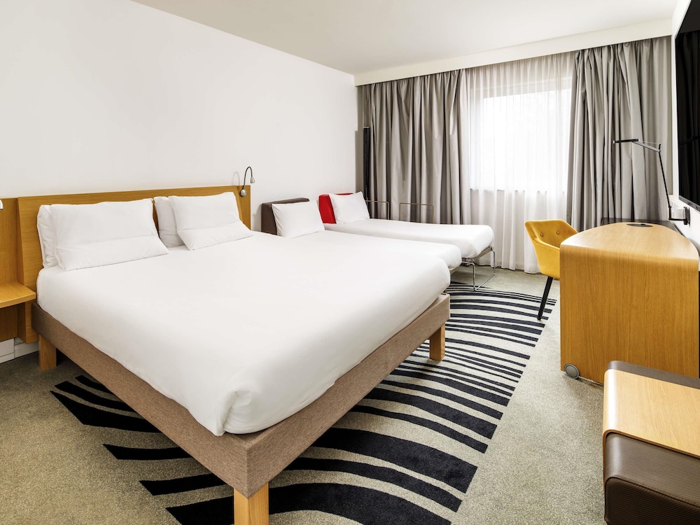 Habitación superior, 1 cama de matrimonio con sofá cama del hotel Novotel London Greenwich