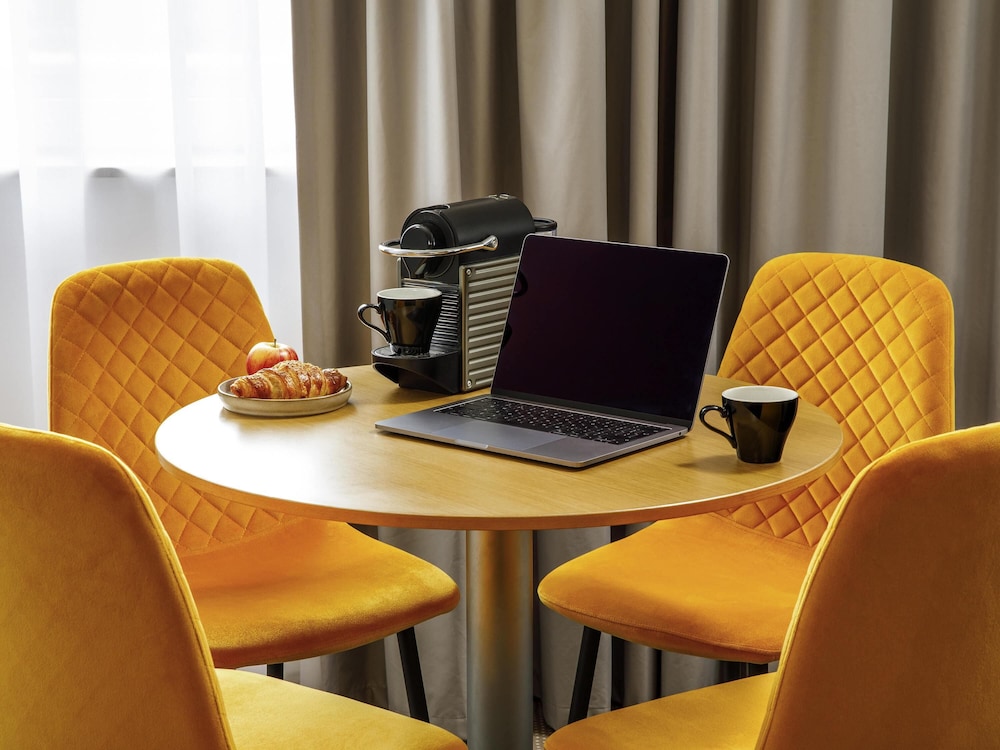 Suite ejecutiva, 1 cama doble con sofá cama del hotel Novotel London Greenwich. Foto 3