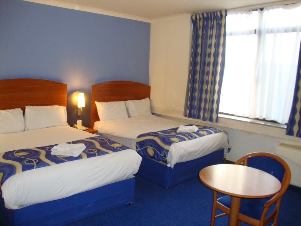 Habitación con 2 camas individuales del hotel London Wembley International. Foto 2