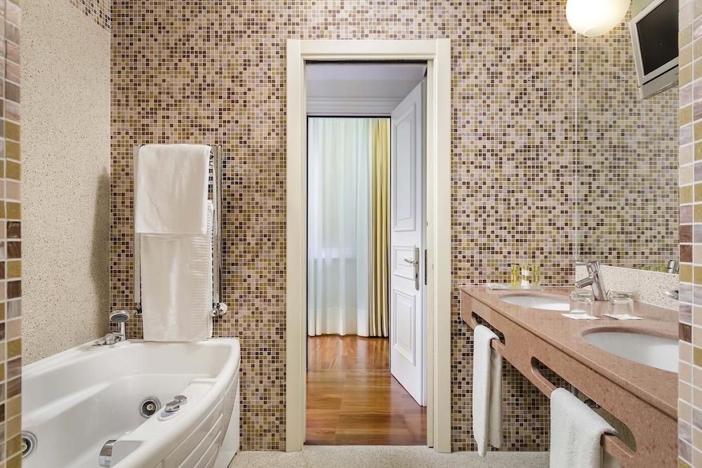 Suite presidencial, 2 camas de matrimonio del hotel Eurostars Centrale Palace