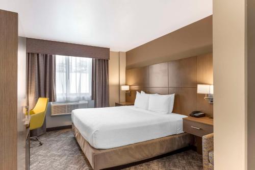 Habitación con cama extragrande - Adaptada para personas de movilidad reducida del hotel Best Western Brooklyn-Coney Island Inn