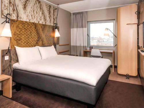 Habitación Doble del hotel Ibis Amsterdam City West. Foto 10
