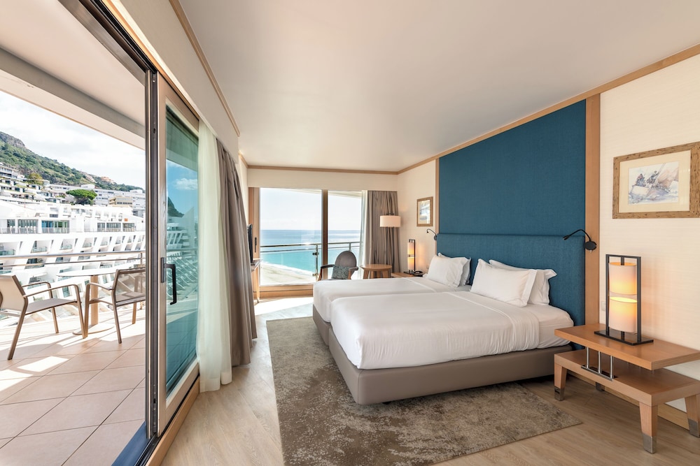 Habitación Deluxe, vistas al mar del hotel Sesimbra Oceanfront. Foto 1