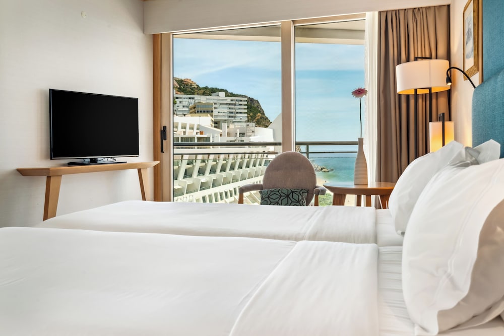 Habitación Deluxe, vistas al mar del hotel Sesimbra Oceanfront. Foto 2