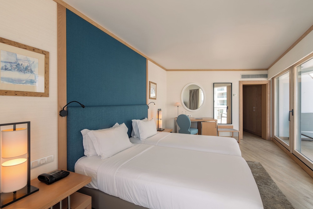 Habitación Deluxe, vistas al mar del hotel Sesimbra Oceanfront. Foto 3