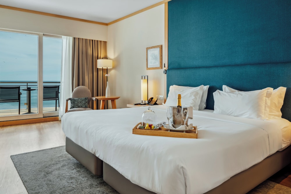 Habitación Premium Deluxe, vistas al mar del hotel Sesimbra Oceanfront