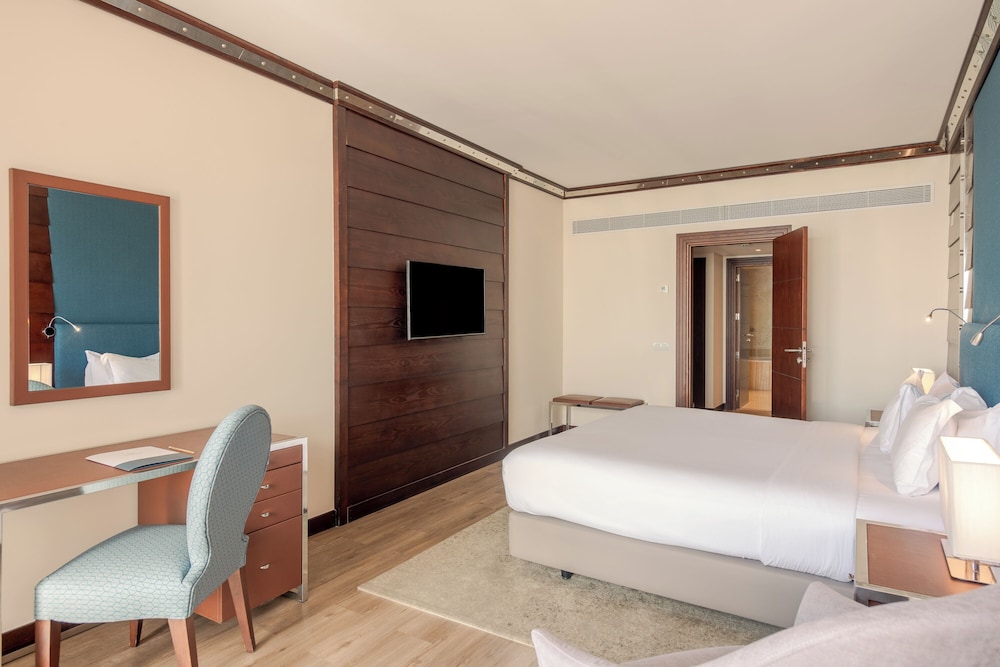 Suite, vistas al mar del hotel Sesimbra Oceanfront. Foto 3