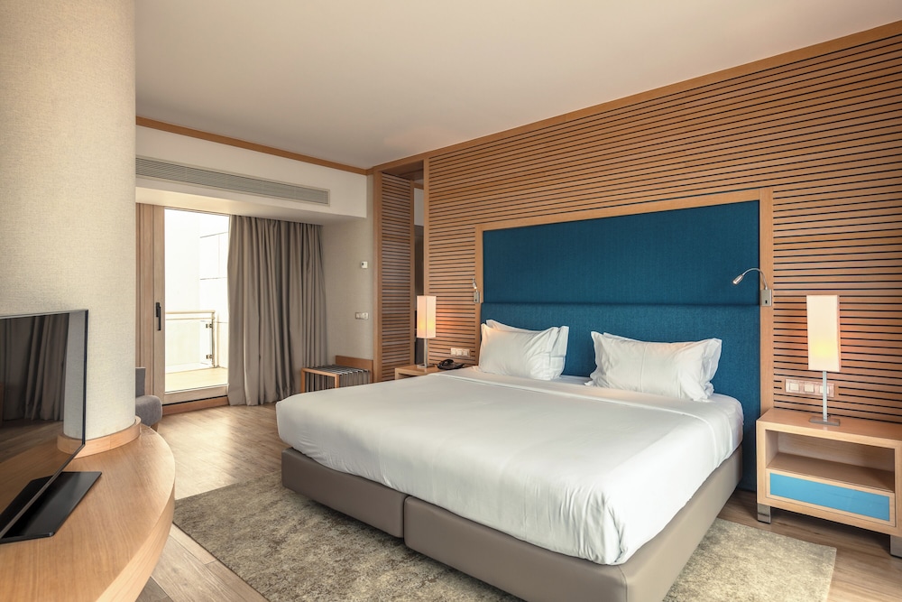 Suite Premium, vistas al mar del hotel Sesimbra Oceanfront. Foto 1