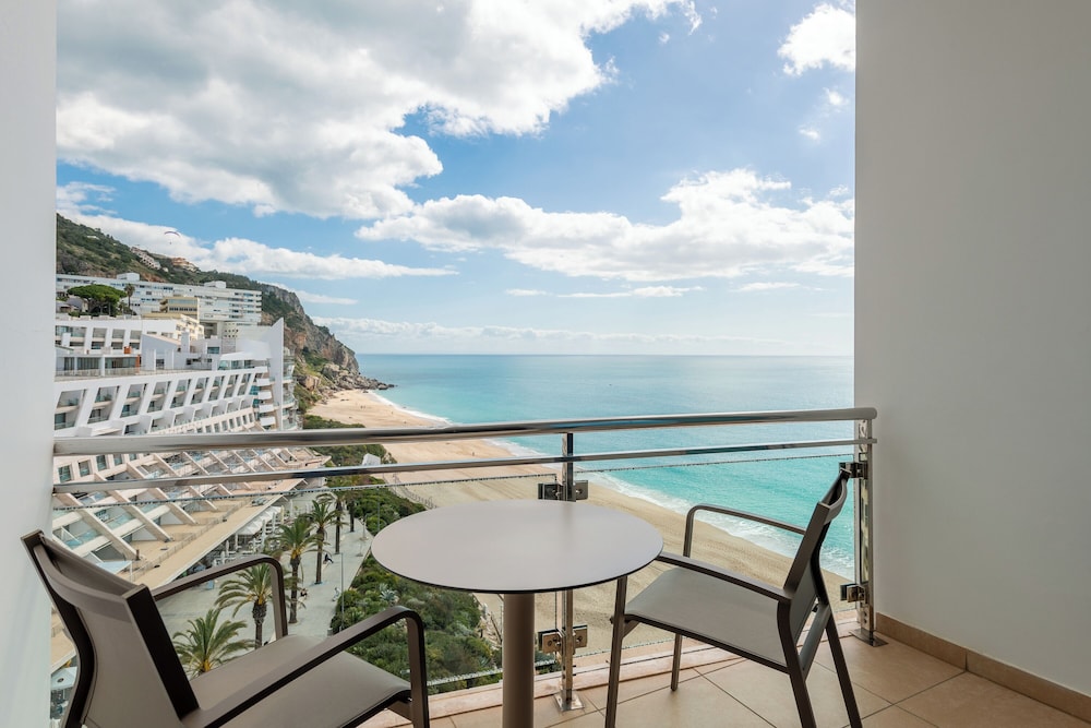 Suite Premium, vistas al mar del hotel Sesimbra Oceanfront. Foto 4
