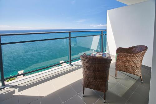 Habitación Doble Premium con vistas al mar del hotel Vidamar Resort Madeira. Foto 2