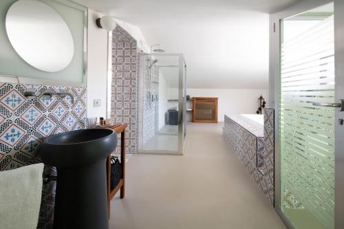 Suite Deluxe con bañera de hidromasaje del hotel Nice. Foto 3
