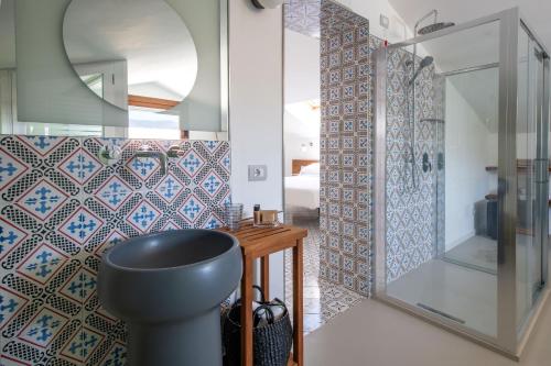 Suite Deluxe con bañera de hidromasaje del hotel Nice. Foto 4