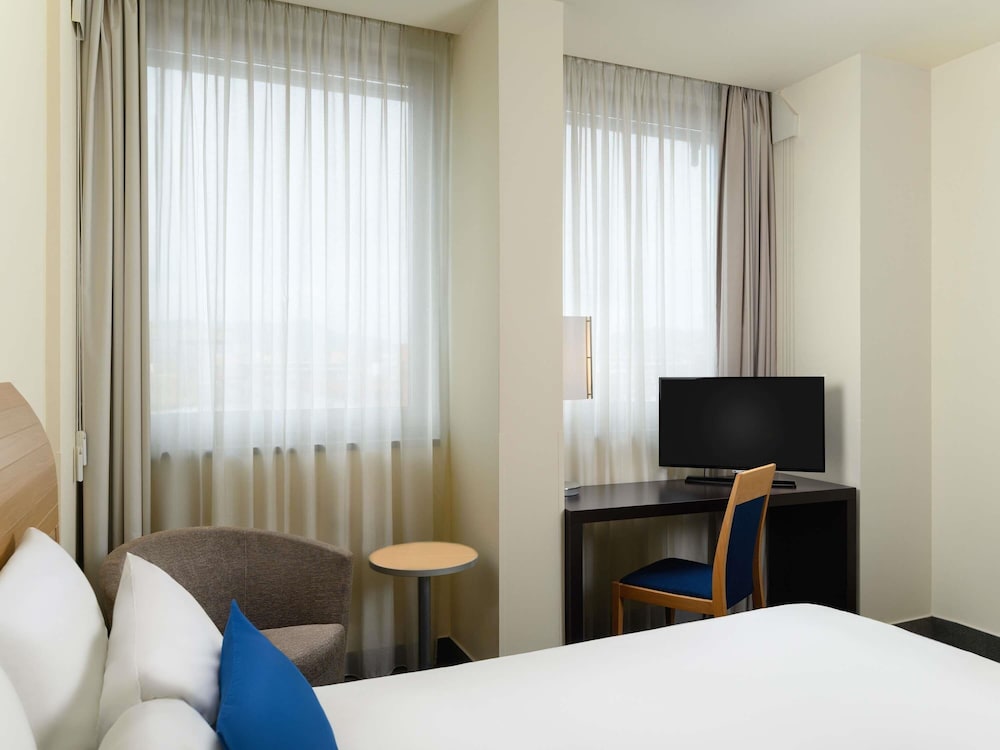 Habitación superior, 1 cama doble del hotel Novotel Budapest Danube. Foto 2