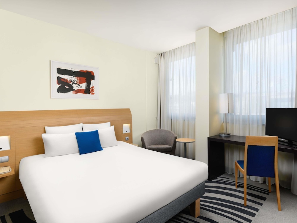 Habitación superior, 1 cama doble del hotel Novotel Budapest Danube. Foto 3