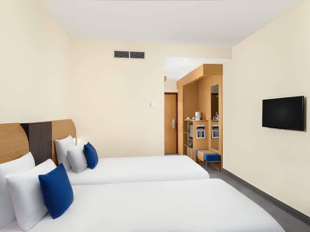 Habitación superior, 2 camas individuales del hotel Novotel Budapest Danube. Foto 4