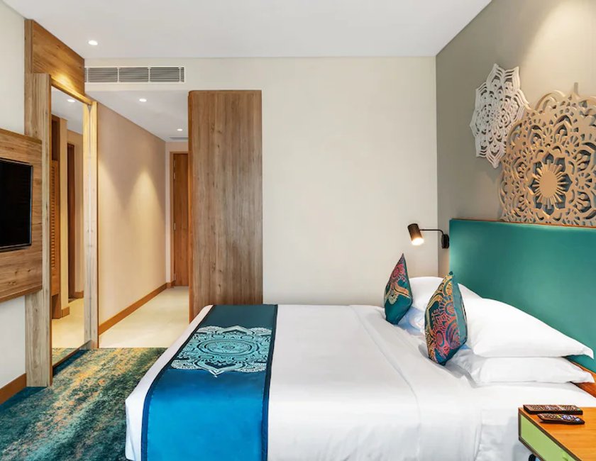 Habitación doble Superior 1 Cama queen del hotel Grand Mercure Ahmedabad GIFT City. Foto 3