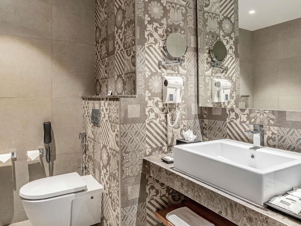 Suite Ejecutiva del hotel Grand Mercure Ahmedabad GIFT City. Foto 7