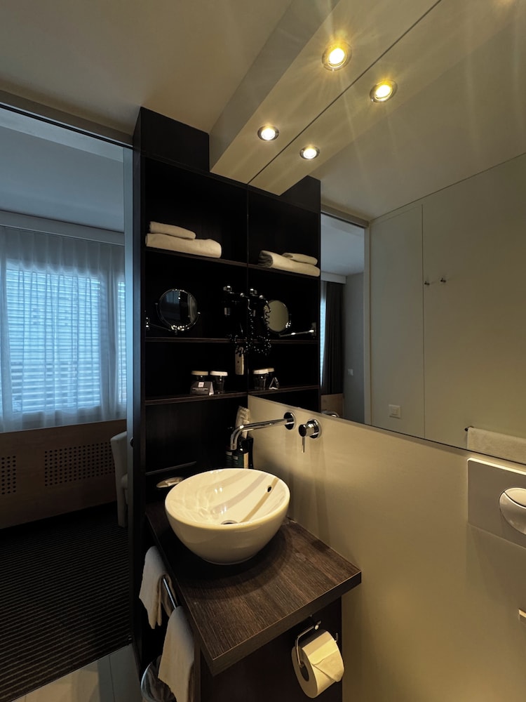 Habitación estándar, 2 camas individuales del hotel Crowne Plaza Zürich, An Ihg. Foto 9