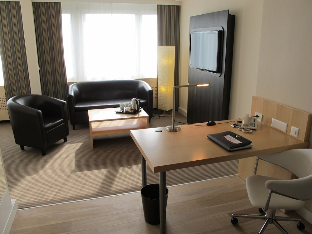 Suite junior, 1 cama de matrimonio del hotel Crowne Plaza Zürich, An Ihg