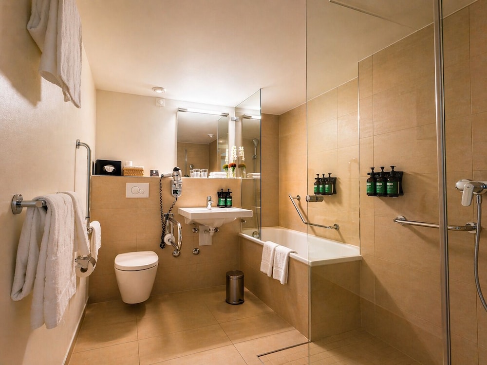 Suite junior, 1 cama de matrimonio del hotel Crowne Plaza Zürich, An Ihg. Foto 8