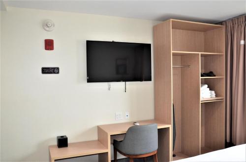 Habitación Estándar - Cama extragrande del hotel Lic Plaza. Foto 5