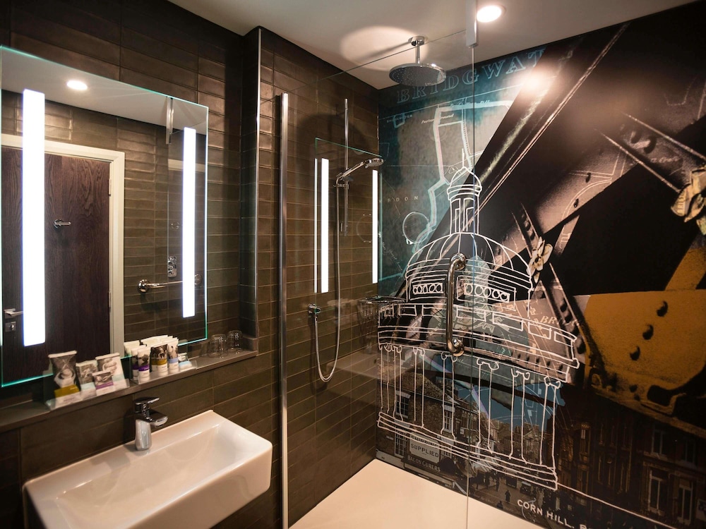 Habitación Superior gemela con 2 camas individuales del hotel Mercure Bridgwater. Foto 3