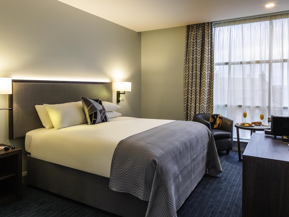 Habitación Privilege con cama king size del hotel Mercure Bridgwater. Foto 2
