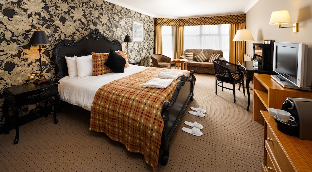 Habitación superior con 1 cama doble y vistas al jardín del hotel Mercure Bristol North The Grange. Foto 3