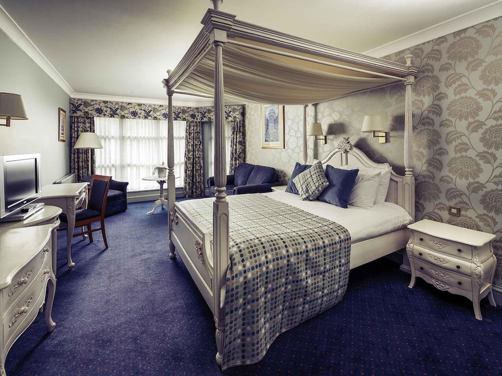 Habitación superior con 1 cama doble y vistas al jardín del hotel Mercure Bristol North The Grange. Foto 6