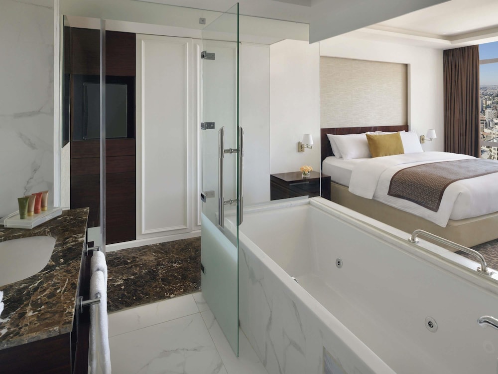 Suite Presidencial King del hotel Mövenpick Amman. Foto 3