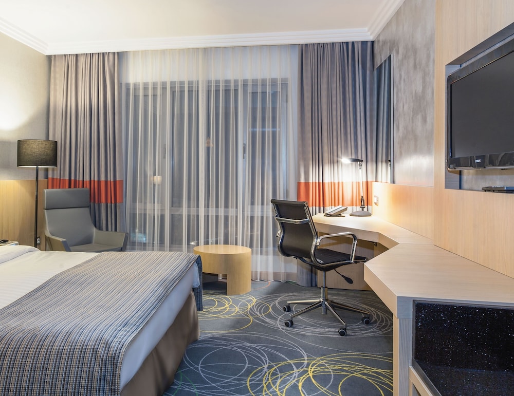 Superior King del hotel Mövenpick Amman. Foto 1