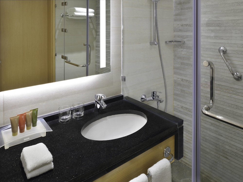 Superior King del hotel Mövenpick Amman. Foto 2