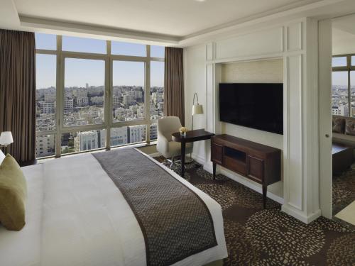 Suite Ejecutiva con Vistas a la Ciudad del hotel Mövenpick Amman