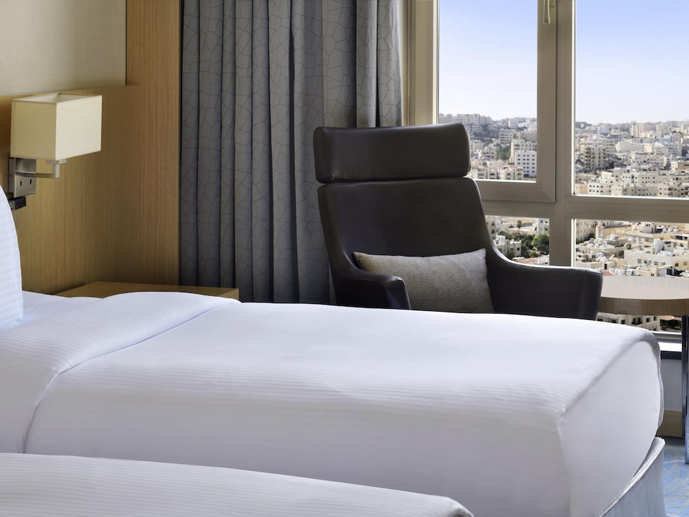 Superior Twin del hotel Mövenpick Amman. Foto 1